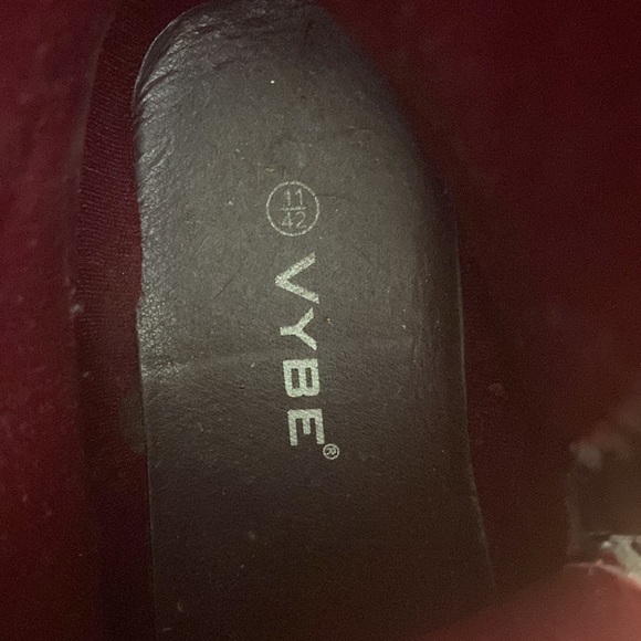 Maroon lace up boots, Doc Marten style, non-leather. - Picture 5 of 5